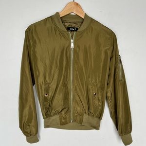 Stylish lightweight coat